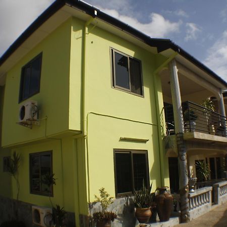 Dokua Royal Hotel Kwabenya Exterior foto